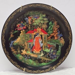 Palekh Russian Legend "The Princess and the Seven Bogatyrs" Collectors Plate Box